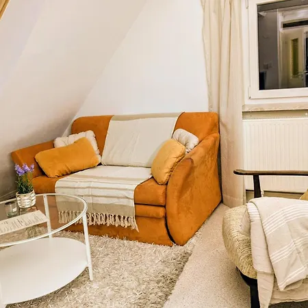 Traube Bis 1 - 4 Persparkplatz & Kueche Modern Apartment