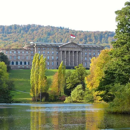 Traube Bis 1 - 4 Persparkplatz&küche Modern Apartment