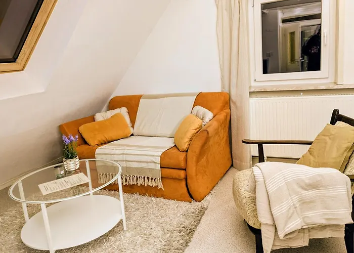 Traube Bis 1 - 4 Persparkplatz & Kueche Modern 아파트