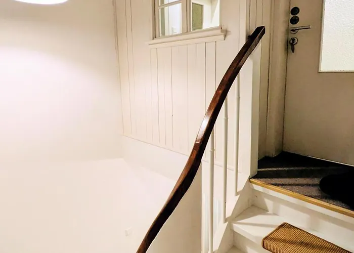 Traube Bis 1 - 4 Persparkplatz & Kueche Modern 아파트